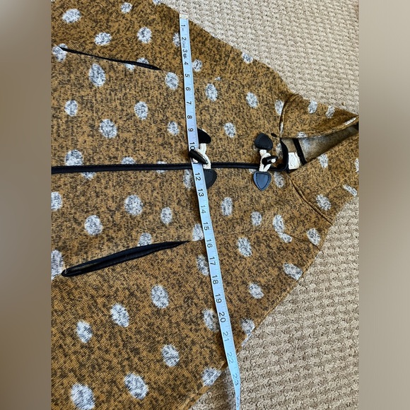 Vintage style Kids Fleece Poncho Cape - Picture 5 of 14